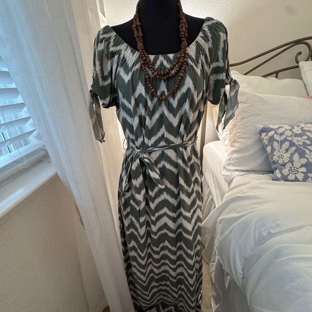Allison Brittney Green and White Zigzag Maxi Dress